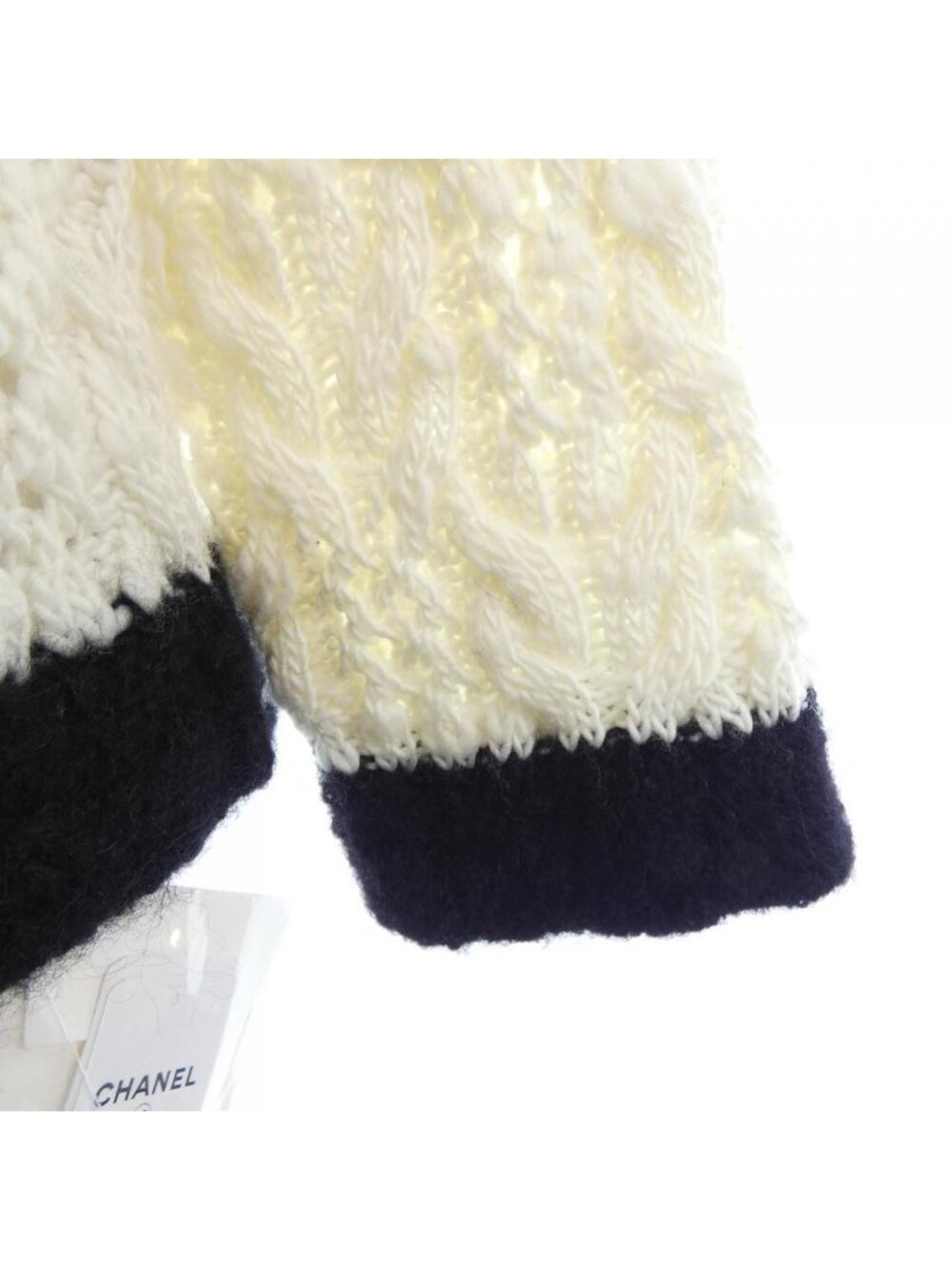 Chanel Cardigan White - Picture 7 of 7